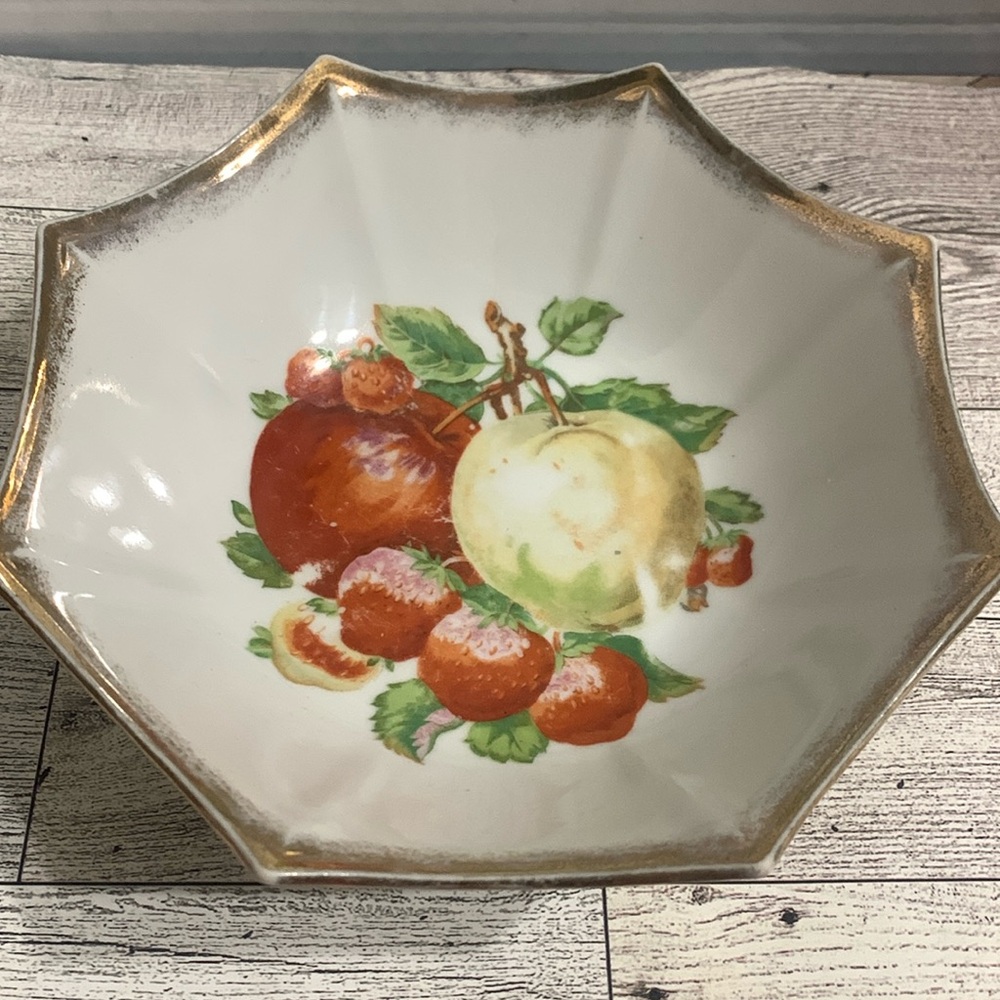 Vintage Trimont Ware Fruit design bowl gold trim 7 inch